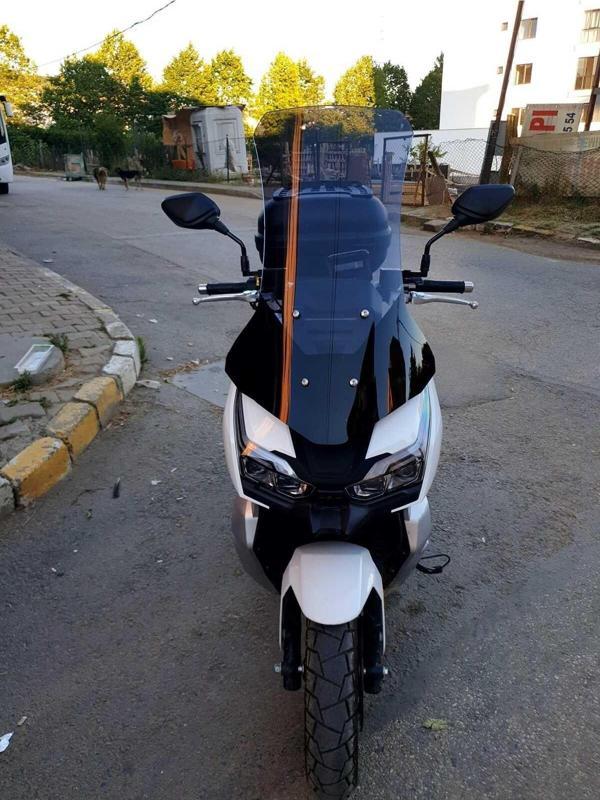 RKS Freccia 150 Siperlik Ön Cam Alt Siyah 2022 2024 Model 75cm Açıkfüme Renkli 4mm UZUN CAM - Image 1