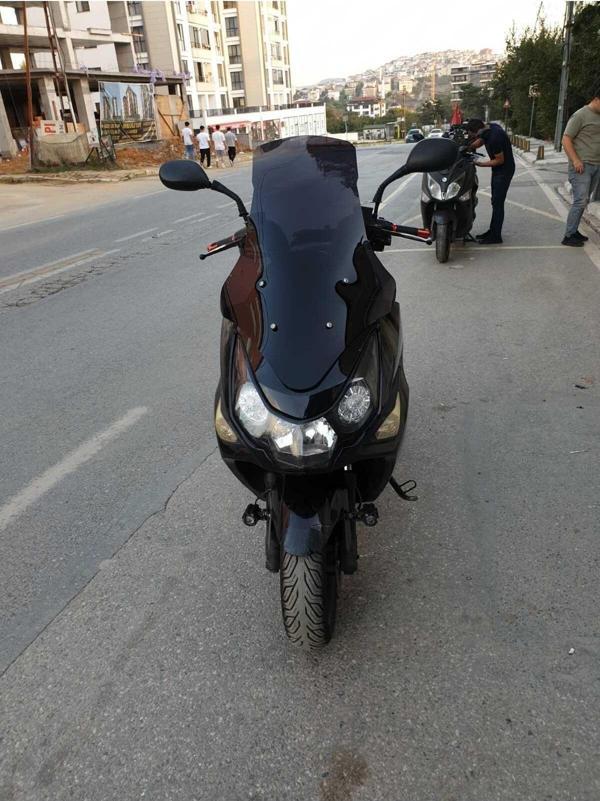 Daelim S3 Advance Siperlik Ön Cam 2010 2018 Model 77cm Siyah Renkli 4mm - Image 1