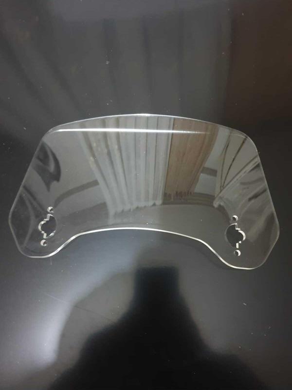 Rüzgar Saptırıcı Deflektör Camı 3 Delikli 33x15cm Tırtıklı Şeffaf Renkli (SADECE CAM GÖNDERİLİR) - Image 1