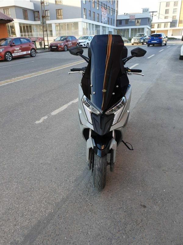 Kymco Dink R 150 Siperlik Ön Cam 2023 2024 Model 68cm Siyah Renkli 4mm - Image 1