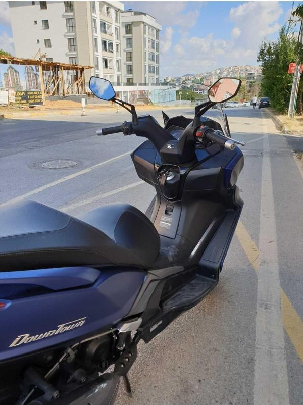 Kymco Downtown 250i Siperlik Ön Cam 2016 2024 Model 60cm Şeffaf Renkli 4mm UZUN CAM - Image 1