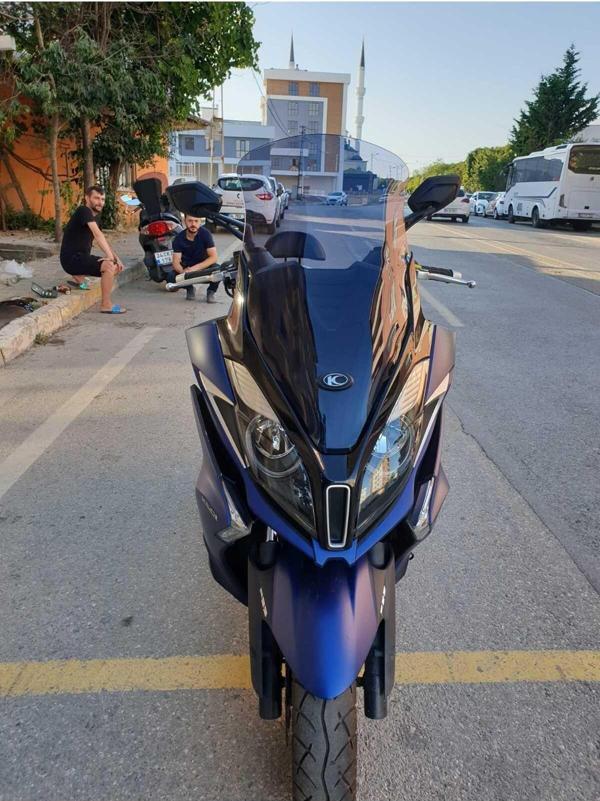 Kymco Downtown 250i Siperlik Ön Cam 2016 2024 Model 78cm Açıkfüme Renkli 4mm UZUN CAM - Image 1
