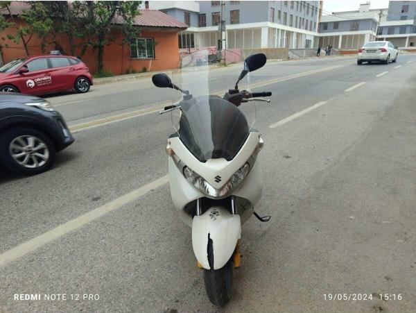 Suzuki Burgman 125 200 Siperlik Ön Cam 2002 2012 Model 54cm Şeffaf Renkli 4mm - Image 1