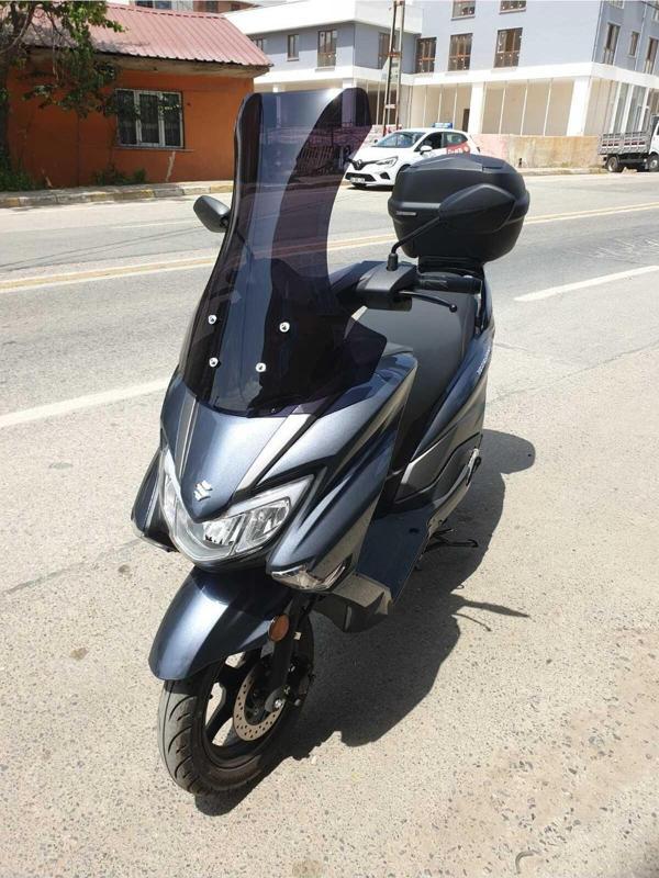 Suzuki Burgman Street Ex 125 Siperlik Ön Cam 2023 2024 Model 62cm Siyah Renkli 4mm - Image 1