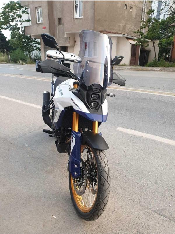 Suzuki V-strom DE 800 Siperlik Ön Cam 2023 2024 Model 50cm Açıkfüme Renkli 4mm - Image 1