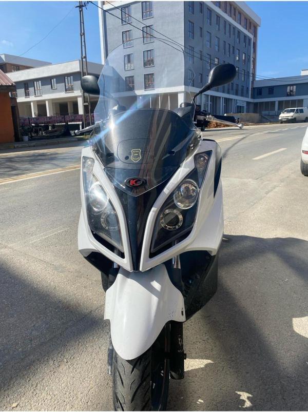 Kymco Downtown Siperlik Ön Cam 2010 2015 Model 78cm şeffaf Renkli 4mm UZUN CAM - Image 1