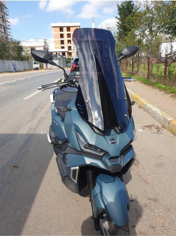 Sym Adx 125 Siperlik Ön Cam 2023 2024 Model 70cm Siyah Renkli 4mm UZUN CAMModel - Image 1