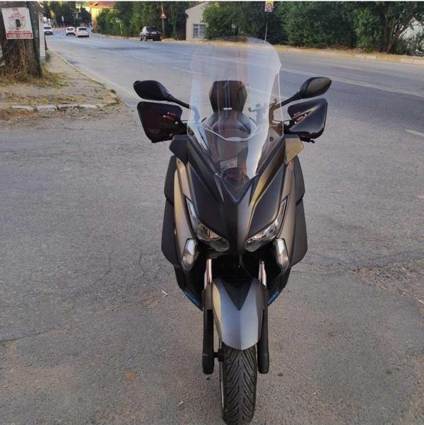 Yamaha Xmax Siperlik Ön Cam 2014 2017 Model 58cm Şeffaf Renkli 4mm - Image 1