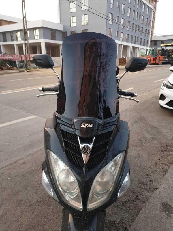 Sym Joyride 200 Siperlik Ön Cam 2009 2018 Model 53cm Siyah Renkli 4mm - Image 1