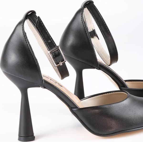 Kadın Stiletto Sivri Bilekten Tokalı Topuklu Ayakkabı TS1137 - Image 1