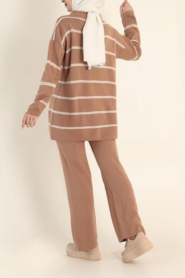 De Pose Çizgili Kalın Örgü Triko Takım - Image 1