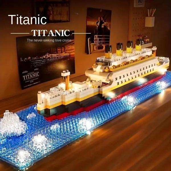 Işıklı Titanic 3D Lego BULDING BLOCKS 607 Parça 12+ YAŞ Puzzle Tekne Gemi Hediye - Image 1