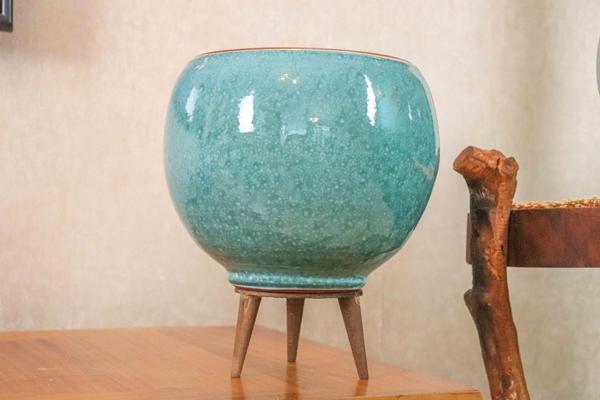 Bitki Tasarımı Turkuaz Artistik Çift Sırlı İç ve Dış Mekan Kullanımlı Ayaklı Toprak Terakota Saksı Saksılık Çiçeklik - Image 1
