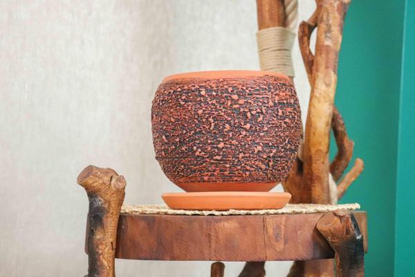 PÜSKÜRTME MODEL TABAKLI ALTI DELİK TERRACOTA TOPRAK SAKSI - Image 1