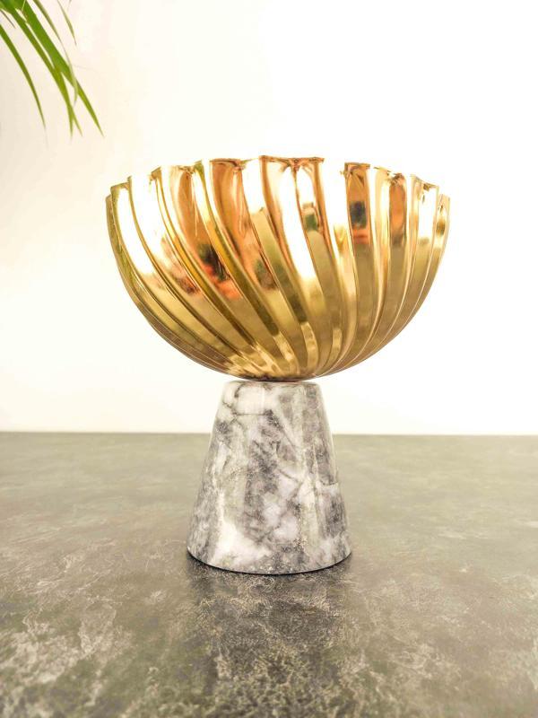 Bitki Tasarımı İthal Gri Mermer Ayaklı Gold Dövme Demirli Saksı Saksılık Dekoratif Aksesuar - Image 1