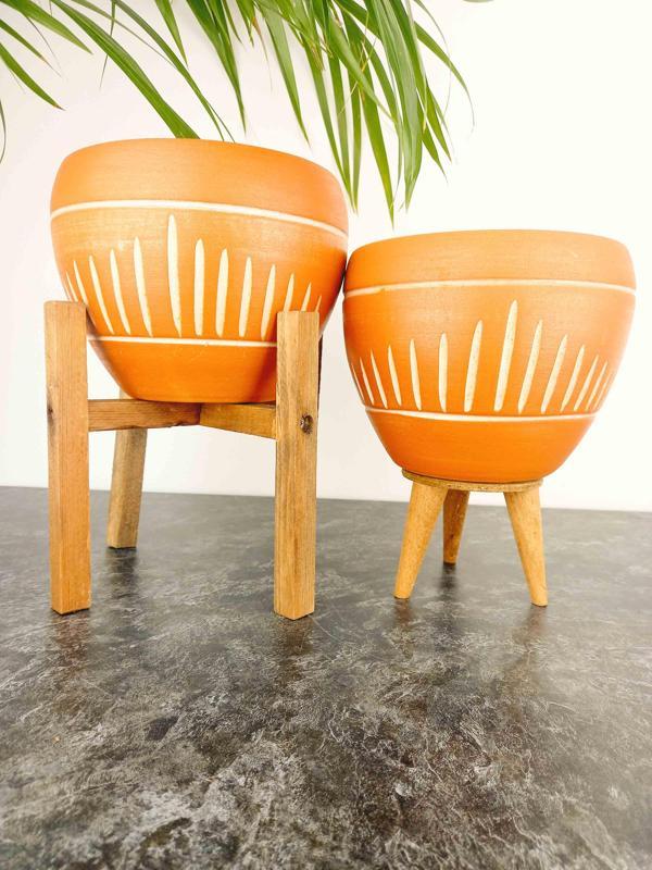 Bitki Tasarımı Dik Çizgi Desenli Terrakota Toprak Saksı Saksılık Salon Çiçeklik İkili Set 3 Ayaklı- 4 Ayaklı- 15 Cm - Image 1