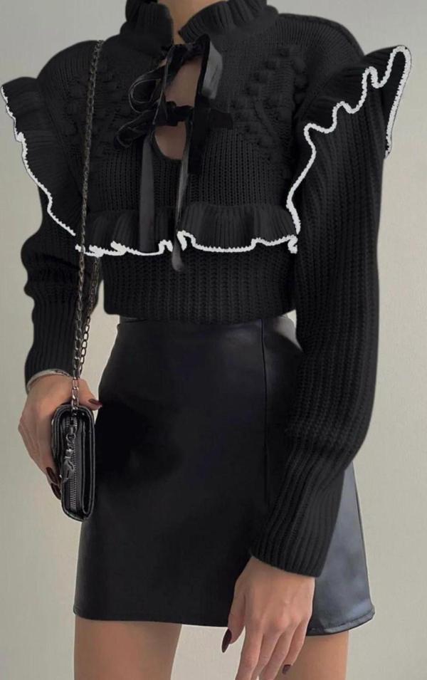 WAK Kadın Siyah Fırfırlı Yaka Bağcıklı Örgü Kazak - Image 1