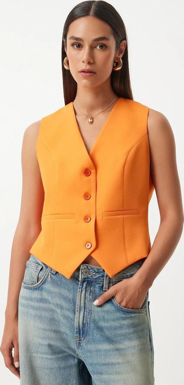 WAK - Kadın Turuncu V Yaka Düğmeli Dokuma Yelek - Image 1