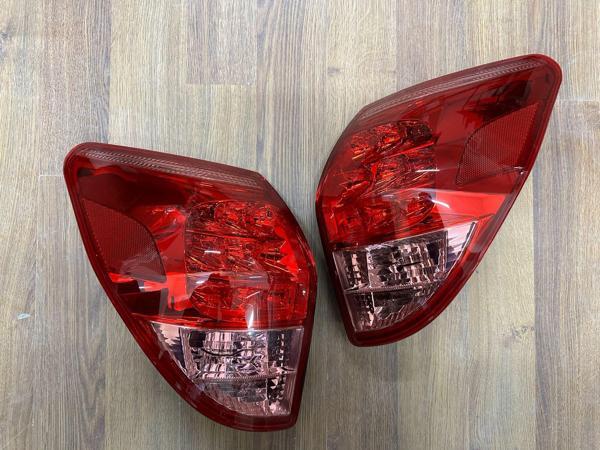 Toyota Rav 4 Sağ Sol Stop Lambası 2005-2008 - Image 1