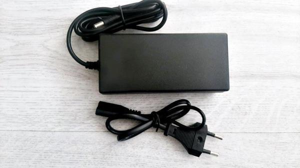 12 Volt 5Amper 60 Wat Çok Amaçlı Adaptör Güç kaynağı-mrty - Image 1