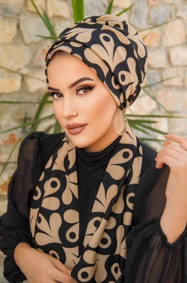 Siyah Bej Yaprak Desenli Atkılı Bone - Image 1