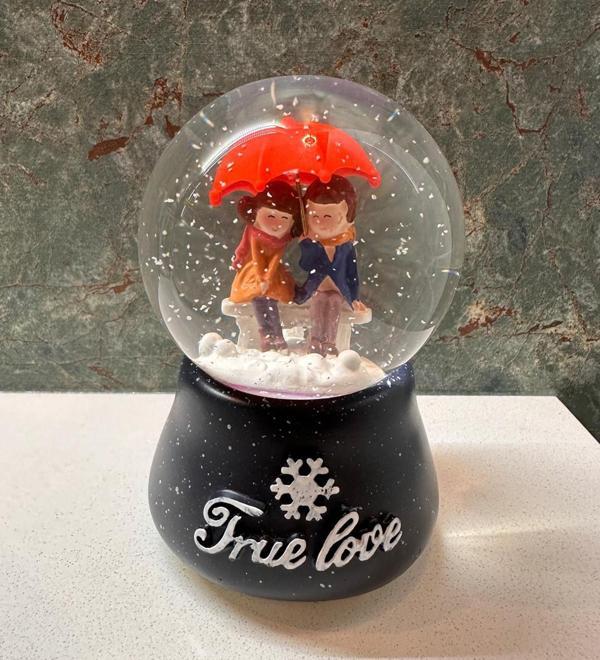 True Love Işıklı ve Müzikli Kar Küresi Büyük Boy - Image 1