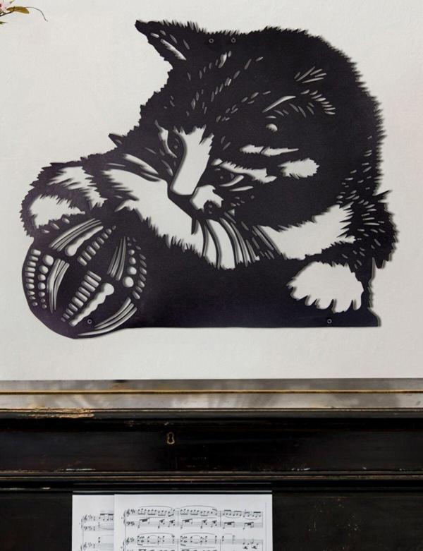 Gowpenart Dizayn Top Oynayan Kedi Ev&Ofis Metal Duvar Tablosu - 41x49 Cm - Image 1