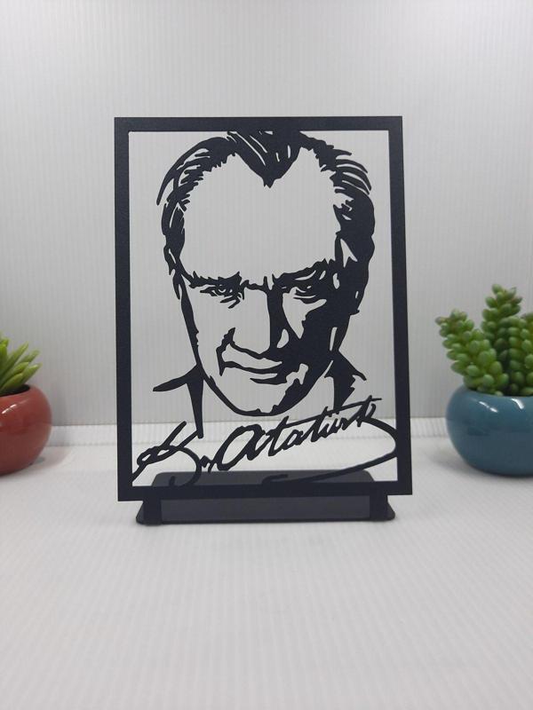 Gowpenart Dizayn Atatürk Çerçeveli Masaüstü Metal Büst - Ev - Ofis Dekoru - Hediye Biblo - 18 x 13 Cm - Image 1