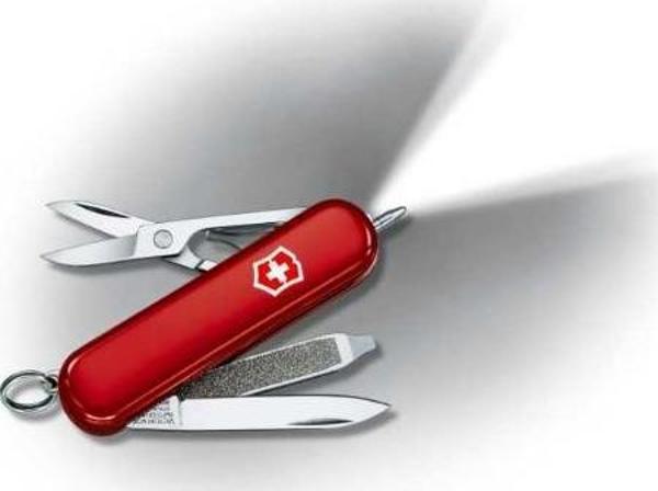 Victorinox 0.6226 Signature Lite Çakı - Image 1