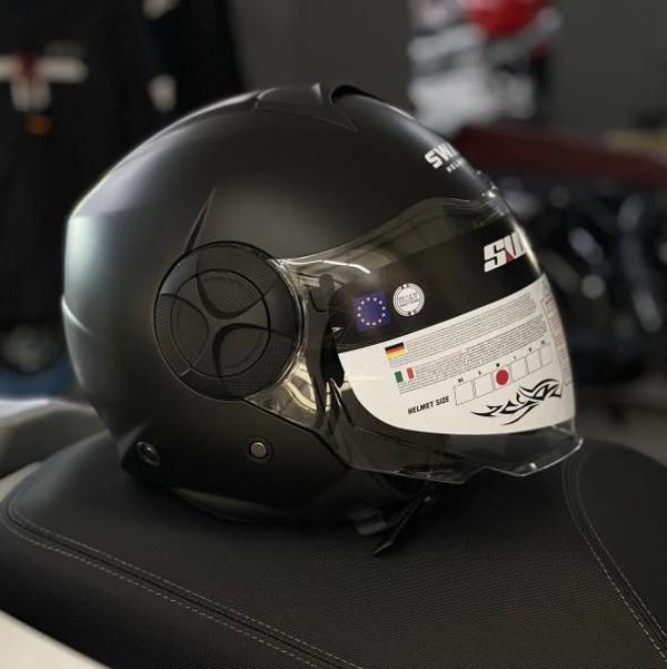 Sway 737 Şeffaf Vizörlü Güneş Gözlüklü Yarım Motosiklet Scooter Kaskı L Beden Mat Black - Image 1