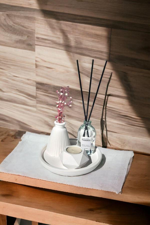 Havalı Tasarım Dekoratif Konik Vazo Geometrik Mumluk Oda Kokulu Set - Image 1