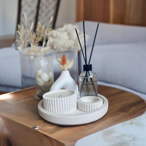 Havalı Tasarım Dekoratif Minyatür N Vazolu Standlı Fresh Soft Oda Kokusu Ve 75G Bambu Fitil Mumlu Set - Image 1