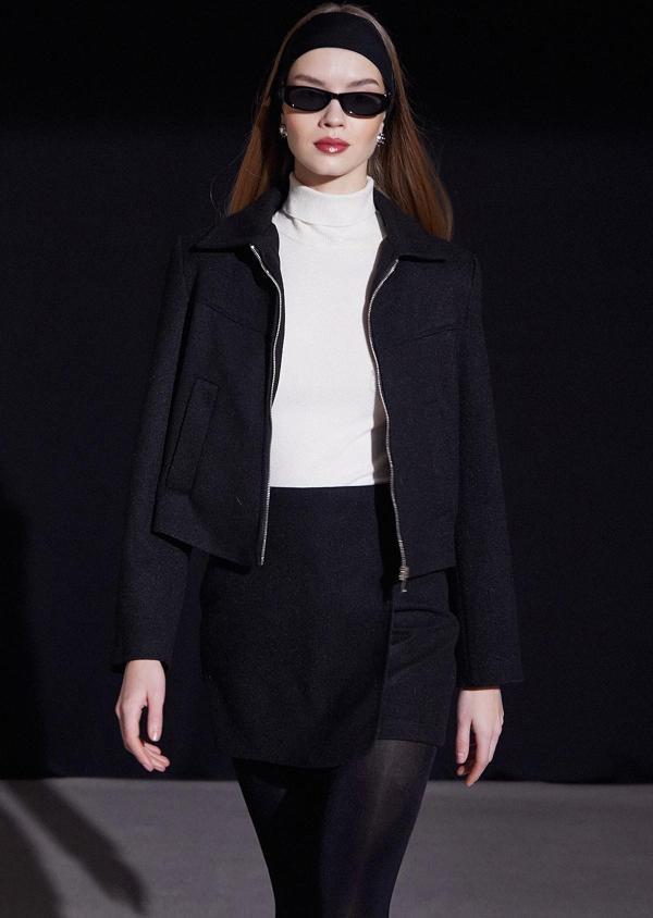 Önü Katlı Kaşe Etek Siyah - Image 1