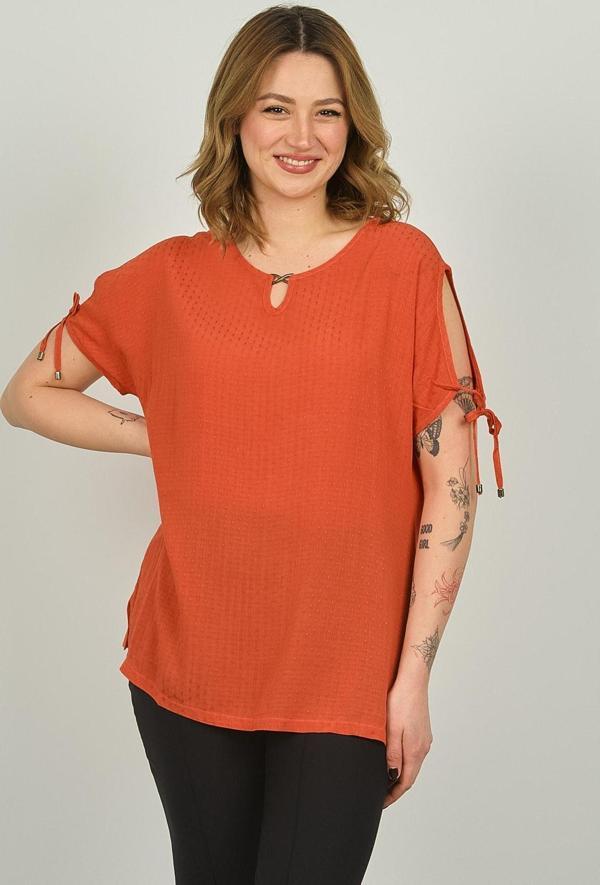 Ella Camelia Kadın Yaka ve Kol Detaylı Desenli Bluz 19E008 Mercan - Image 1