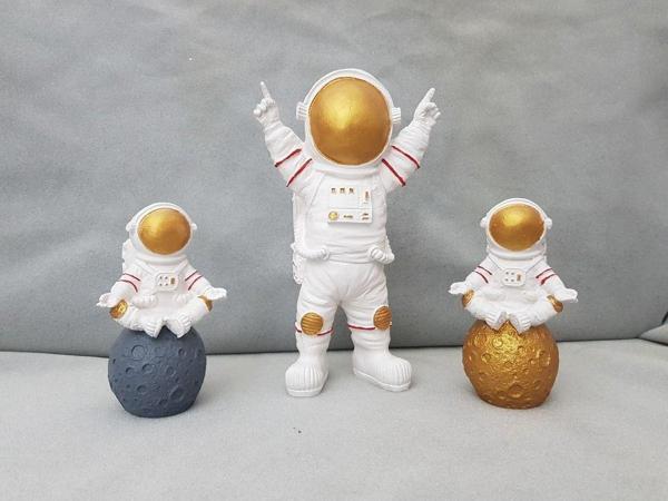 Arose 3Lü Set Astronot Dekor Biblo Ev Ofis Dekoru - Image 1