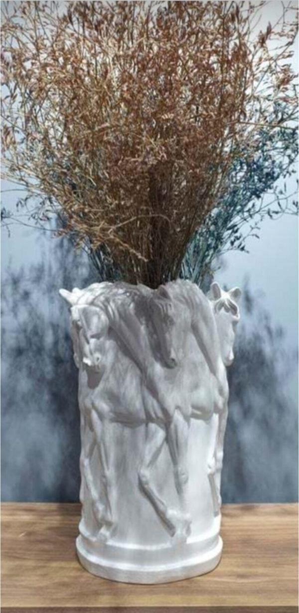 Arose At Vazo - Image 1