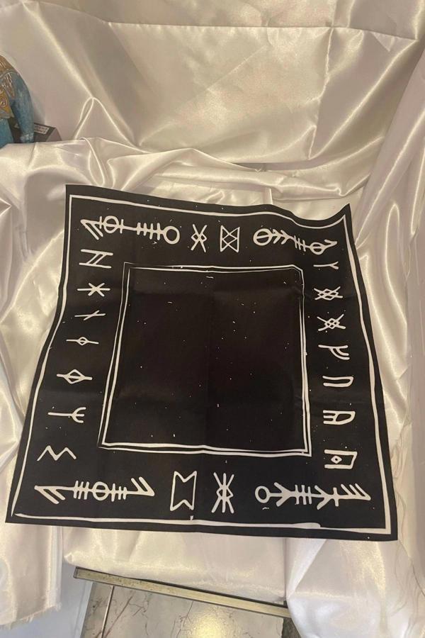 Tarot Örtüsü Sunak Run Taşları Örtüsü Sunak Nordic Runes Örtüsü Sunağı El İşi Ouija - Image 1