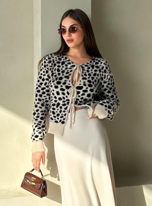 Laluvia Taş - Siyah Leoparlı Önü Bağlamalı Yün Hırka - 4621 - Image 1