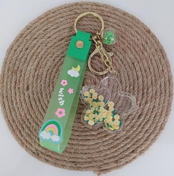 İçi Sulu Yıldızlı Yüzen Çiçekli Anahtarlık Çanta Süsü Oyuncak 12433 - Image 1