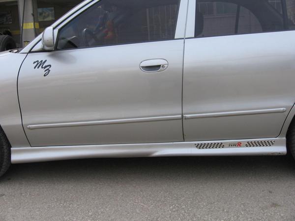Hyundai Accent Uyumlu Marşpiyel 2 Parça Fiber 2003-2005 - Image 1