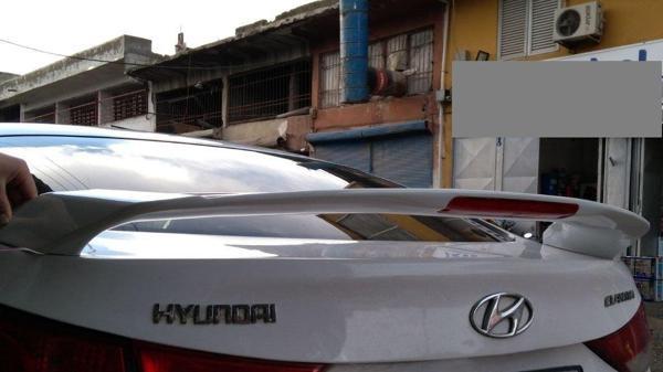 Hyundai Elantra Uyumlu 2011-2015 Işıklı Spoiler Boyalı - Image 1