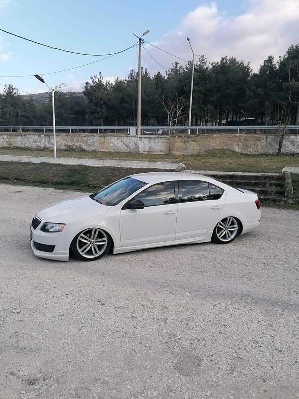 Skoda Octavia Uyumlu Yan Marşpiyel (Plastik) - Image 1