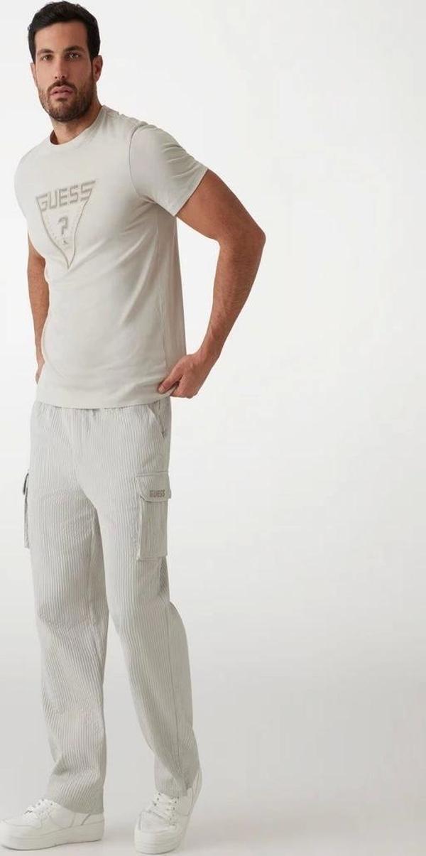 Guess Erkek Bej Logolu Nakış İşlemeli T-Shirt - Image 1