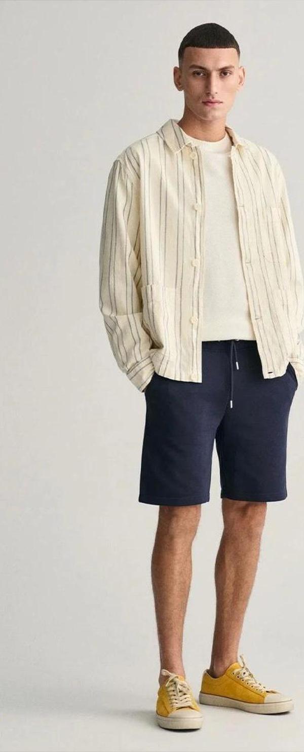 Gant  Erkek Lacivert Regular Fit Logolu Şort - Image 1