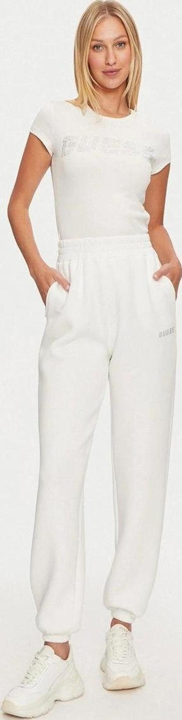 Guess Kadın Beyaz Logolu T-Shirt - Image 1