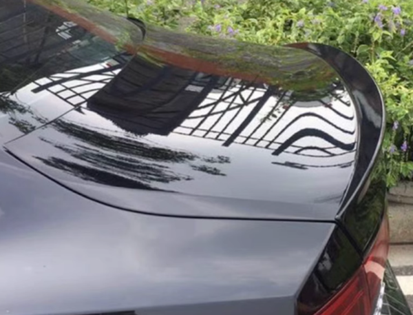 Volvo S90 spoiler (Pianoblack) 2016-2020 arası - Image 1