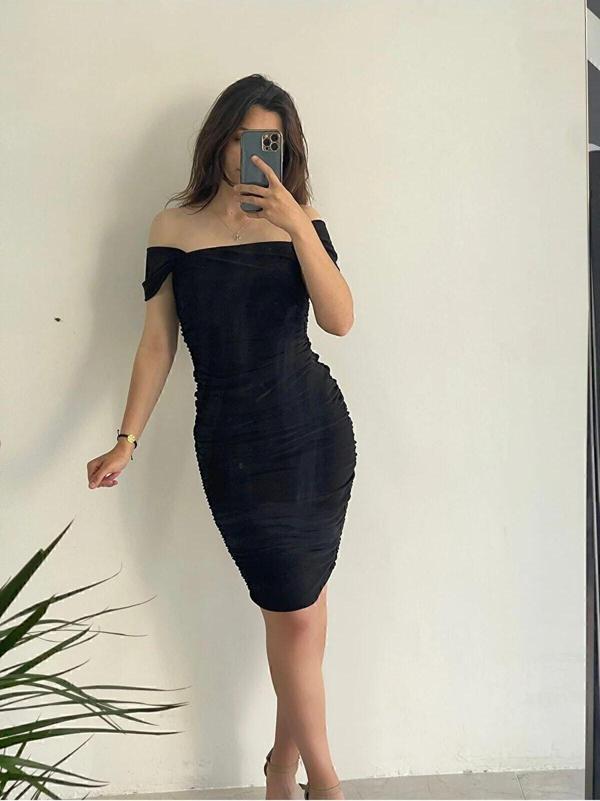 Kadın Siyah Drapeli Düşük Omuzlu Elbise - Image 1