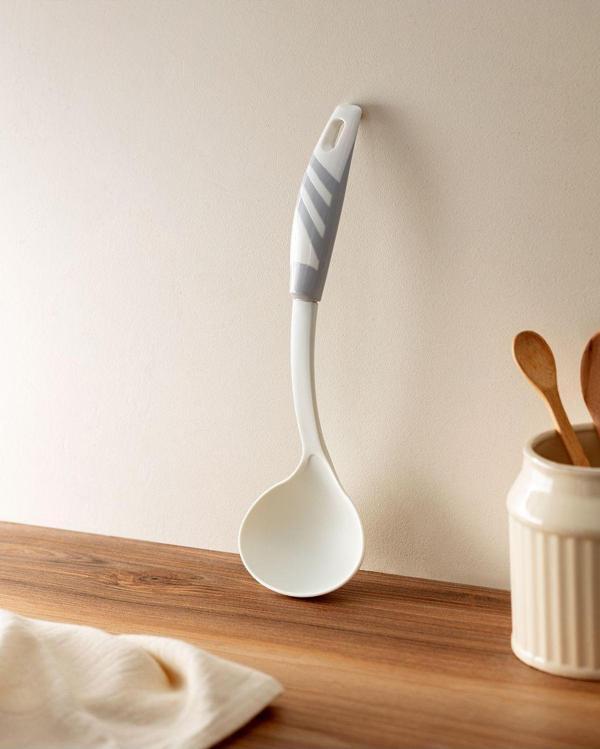 Madame Coco Chase Servis Kepçesi - Image 1