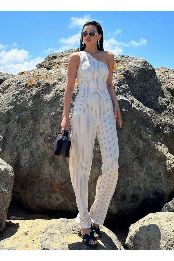 Laluvia Natural Siyah Çizgili Tek Omuz Yelek Pantolon Takım - Image 1