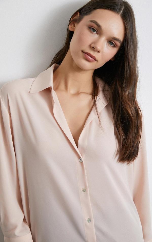V Yaka Şifon Gömlek Pudra - Image 1